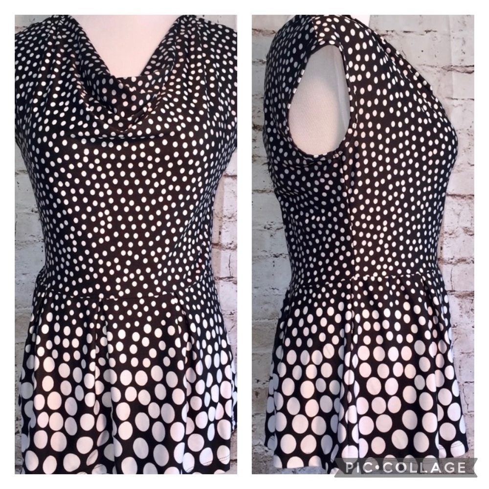 🙃🙃Playful Black & White polka Dot Blouse